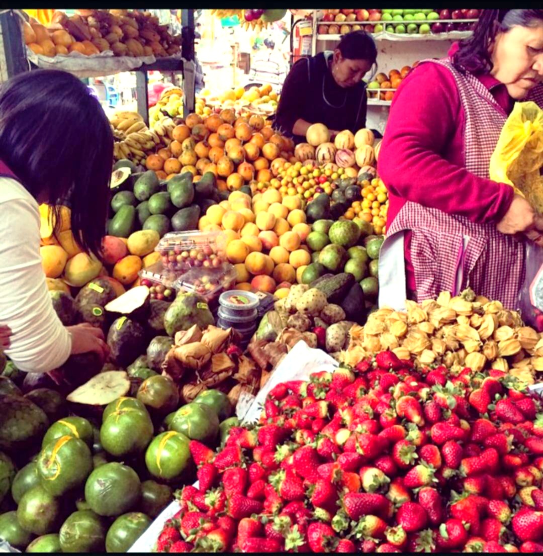 Marché de fruits frais au Pérou